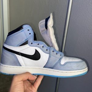 *BEST OFFER KEEP THEM* Jordan 1 University Blue